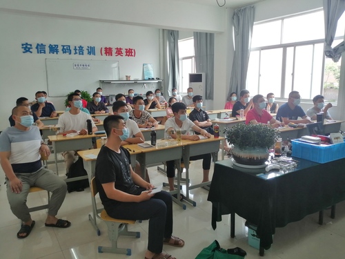 张掖学汽车配遥控技术有发展吗？