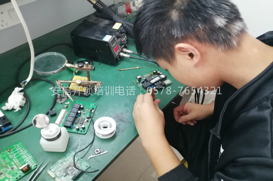 白银学汽车解码技术